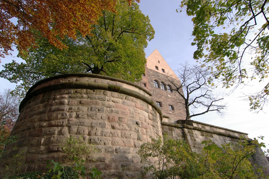 IMGP1789_1152.jpg - Burggarten im Herbst